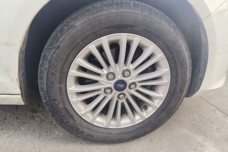 福特 福睿斯 2017款 改款 1.5L 自动舒适型车身外观10