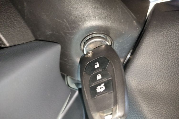 雪佛兰 科鲁兹 2018款 Redline 320 自动炫锋都市版中控内饰7001