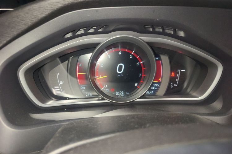 沃尔沃V40 2016款 T3 智逸版中控内饰14