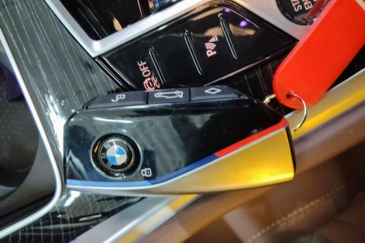 宝马X6 2023款 xDrive40i 尊享型 M运动套装中控内饰7001