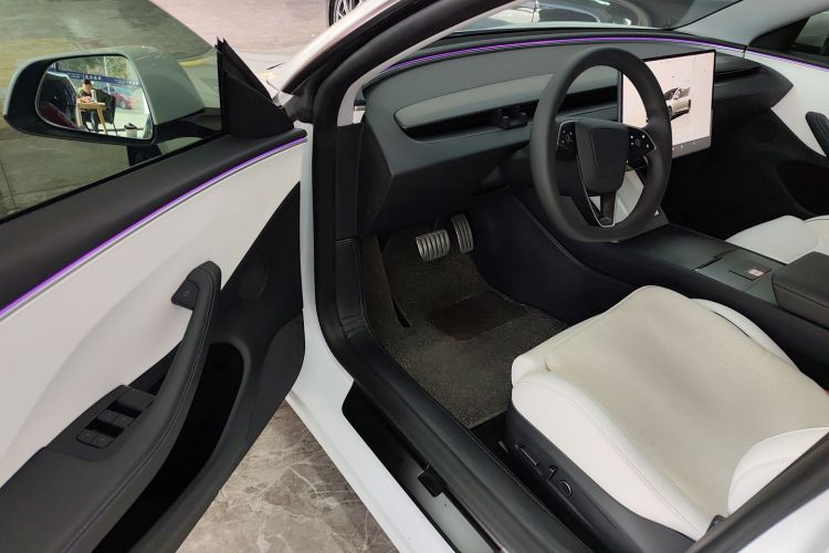 特斯拉 Model 3 2024款 高性能全轮驱动版中控内饰20