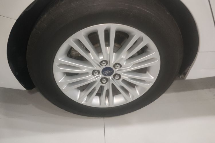 福特 金牛座 2017款 改款 EcoBoost 245 时尚型车身外观6002