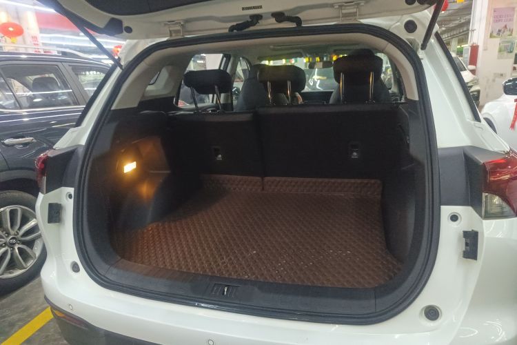 广汽传祺 传祺GS4 2020款 270T 自动精英科技版机舱底盘23