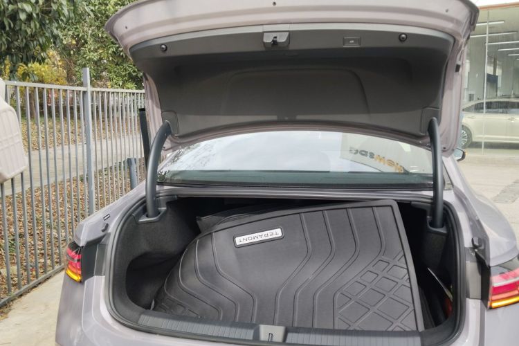 大众 帕萨特 2025款 Pro 380TSI 龙尊版机舱底盘23