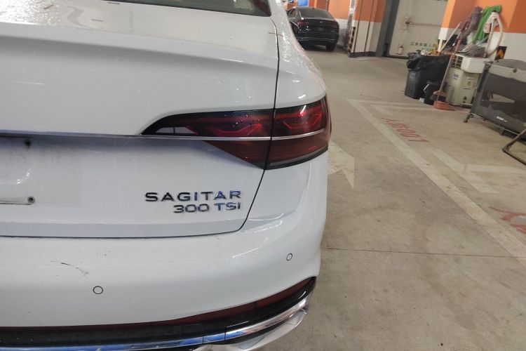 大众 速腾 2023款 300TSI DSG超越版车身外观9