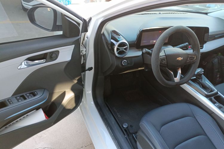 雪佛兰 科鲁泽 2024款 1.5L 双离合悦享版中控内饰7003