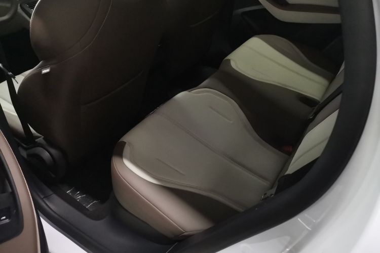 比亚迪 秦PLUS 2024款 荣耀版 DM-i 55KM领先型中控内饰21