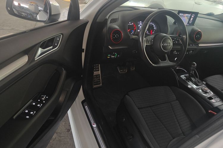 奥迪A3 2020款  Limousine 35 TFSI 运动型 国VI中控内饰20