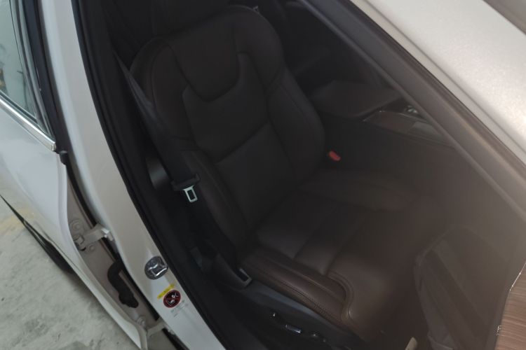 沃尔沃XC60新能源 2024款 T8 插电混动 长续航四驱智雅豪华版局部细节41