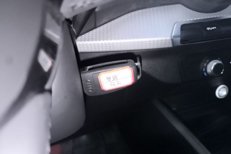 奥迪Q2L 2020款 35 TFSI 进取动感型中控内饰11