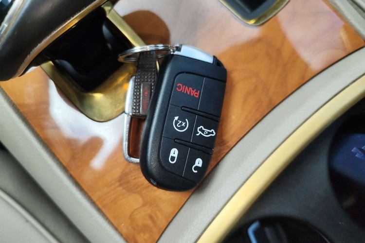 克莱斯勒300C(进口) 2013款 3.6L 尊适版中控内饰7001