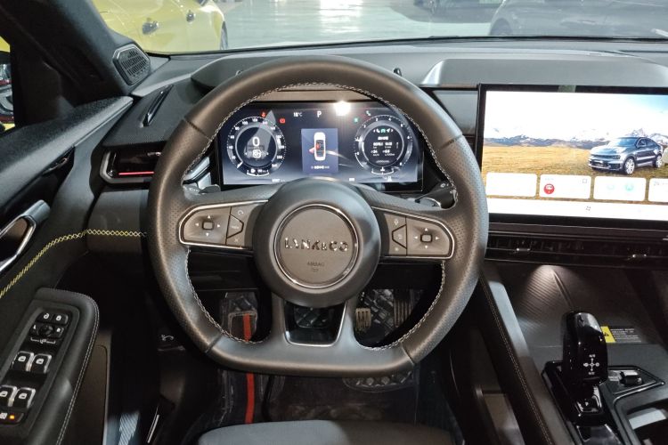 领克03 2023款 2.0TD DCT劲Pro中控内饰13