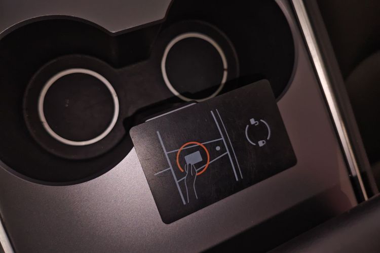 特斯拉 Model Y 2022款 后轮驱动版中控内饰11