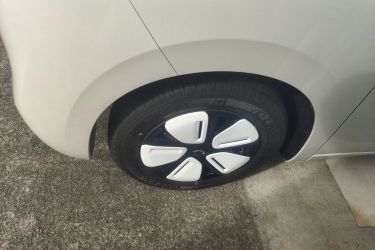 五菱汽车 宏光MINIEV 2025款 四门版 臻享+款车身外观6007