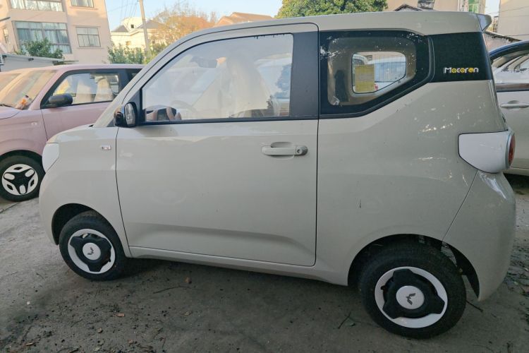 五菱汽车 宏光MINIEV 2024款 第三代 215km 青春版车身外观4