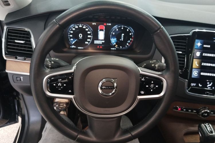 沃尔沃XC90 2020款 T6 智逸豪华版 7座中控内饰13