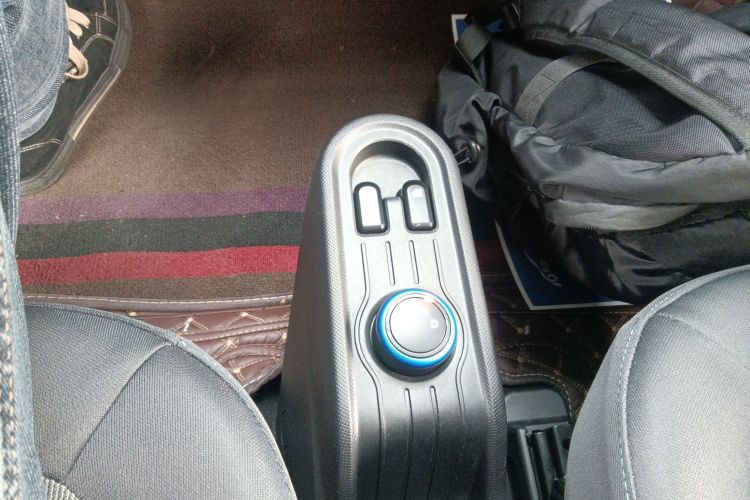 五菱汽车 宏光MINIEV 2022款 轻松款 磷酸铁锂中控内饰18