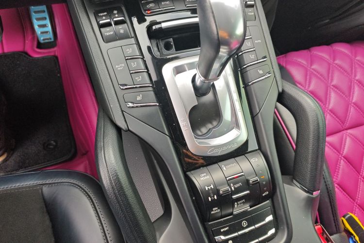 保时捷 2016款 Cayenne Platinum Edition 3.0T局部细节18