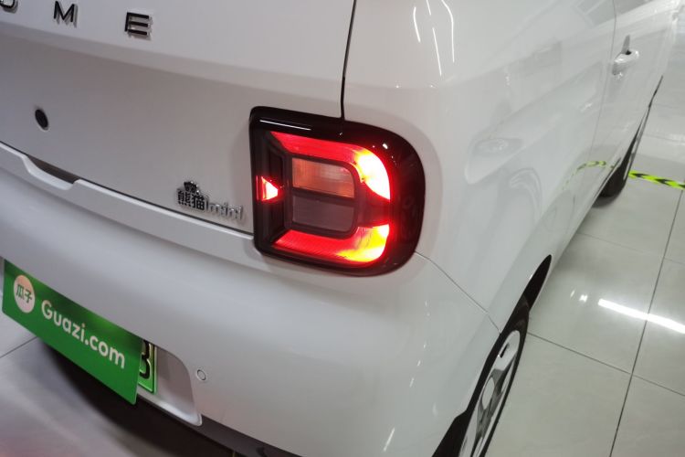 吉利银河 熊猫 2025款 210km 元气熊车身外观9