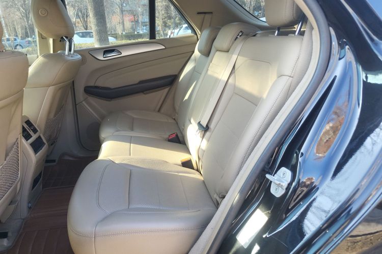 奔驰M级 2014款 ML 320 4MATIC中控内饰7004