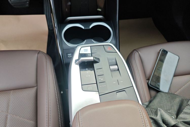 宝马iX1 2023款 xDrive30L M运动套装中控内饰18