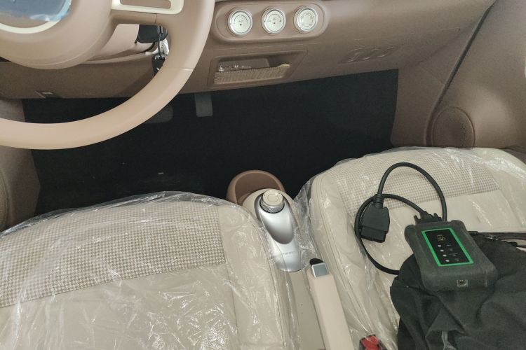 五菱汽车 宏光MINIEV 2025款 四门版 进阶款中控内饰18