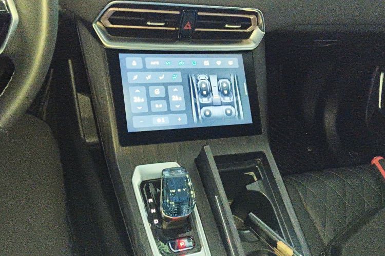 魏牌 拿铁DHT 2022款 1.5T DHT超大杯局部细节18