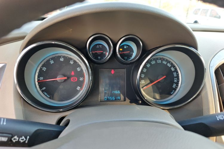 别克 英朗 2013款 GT 1.6L 手动进取版中控内饰14