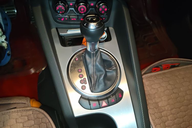 奥迪TT 2010款 TT 2.0TFSI典藏版中控内饰18