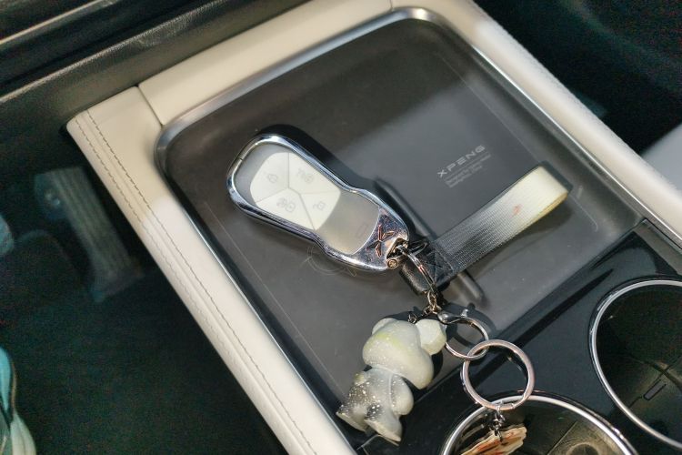 小鹏P7 2023款 P7i 610 Max 性能版中控内饰11