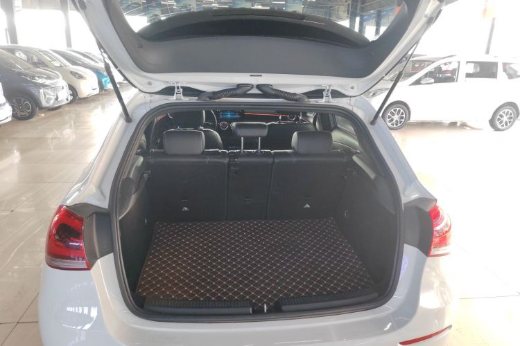 奔驰A级(进口) 2021款 A 200 动感型机舱底盘23