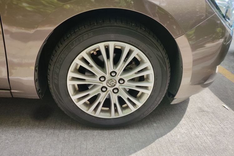 别克 英朗 2016款 15N 自动精英型车身外观10