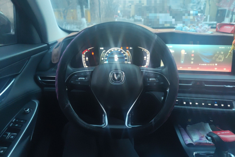 长安CS75 PLUS 2020款 1.5T 自动豪华型中控内饰13