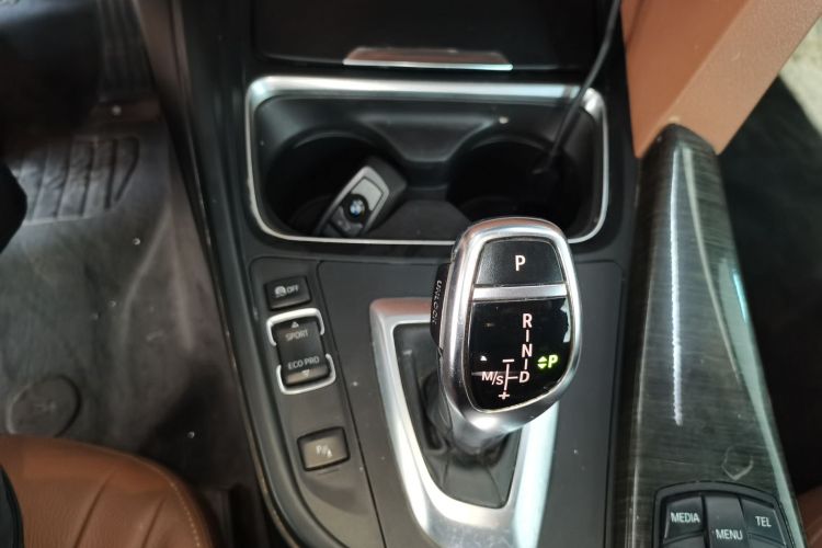 宝马4系 2014款 428i xDrive 敞篷设计套装型中控内饰18