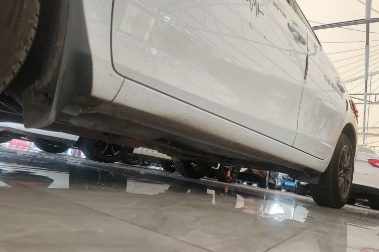 丰田 YARiS L 致享 2017款 1.5E CVT魅动版局部细节9002