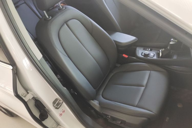 宝马X1 2019款 sDrive20Li 领先型局部细节41