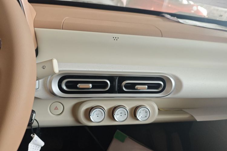 五菱汽车 宏光MINIEV 2024款 第三代 215km 青春版局部细节16