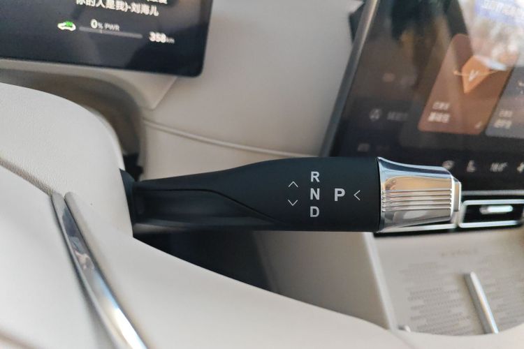 岚图汽车 岚图FREE 2025款 FREE+ 后驱乾崑版中控内饰18