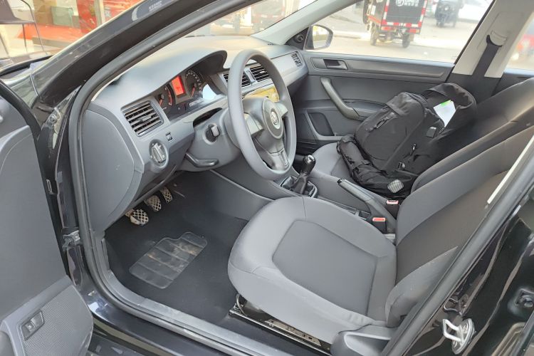 大众 桑塔纳 2015款 1.6L 手动风尚版中控内饰20