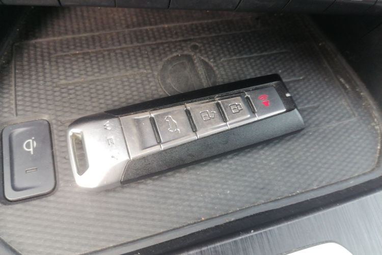 魏牌 VV6 2018款 2.0T 四驱旗舰型 国V中控内饰7001