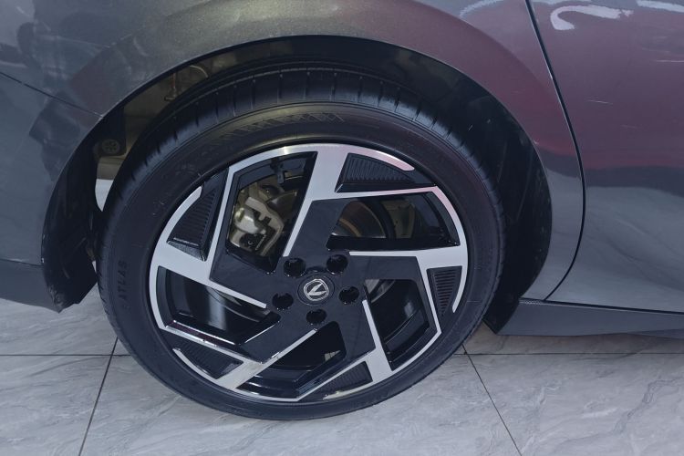 长安 逸达 2023款 蓝鲸NE 1.5T GDI DCT旗舰型车身外观6008