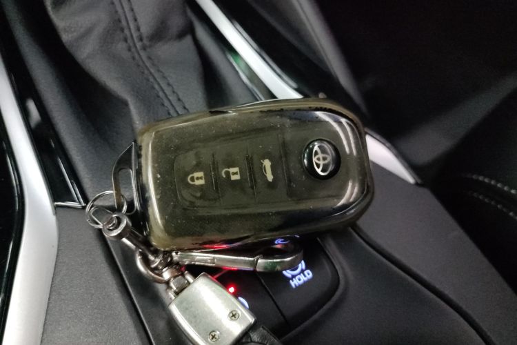 丰田 卡罗拉 2021款 双擎 1.8L E-CVT精英版中控内饰11