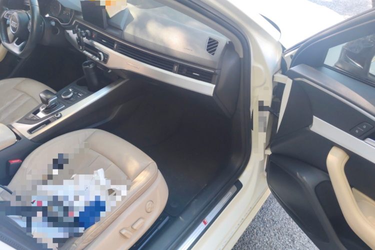 奥迪A4L 2018款 30周年年型 45 TFSI quattro 个性运动版局部细节9005