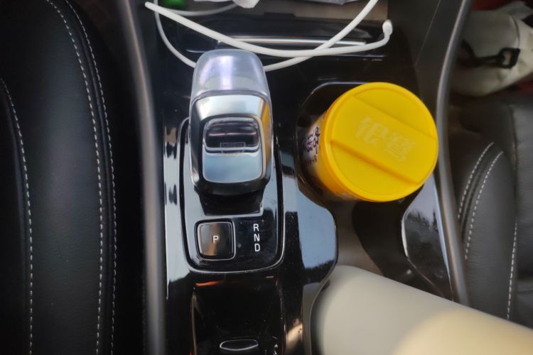 沃尔沃XC40 2023款 B4 四驱智远豪华版中控内饰18