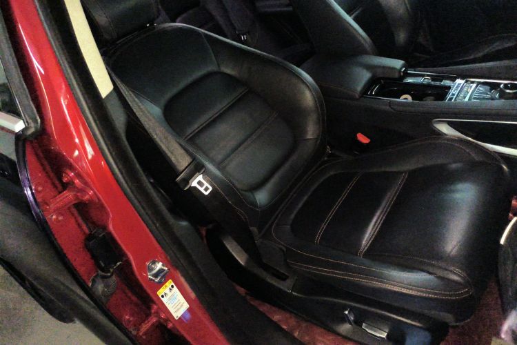 捷豹F-PACE 2020款 2.0T 都市尊享版局部细节41