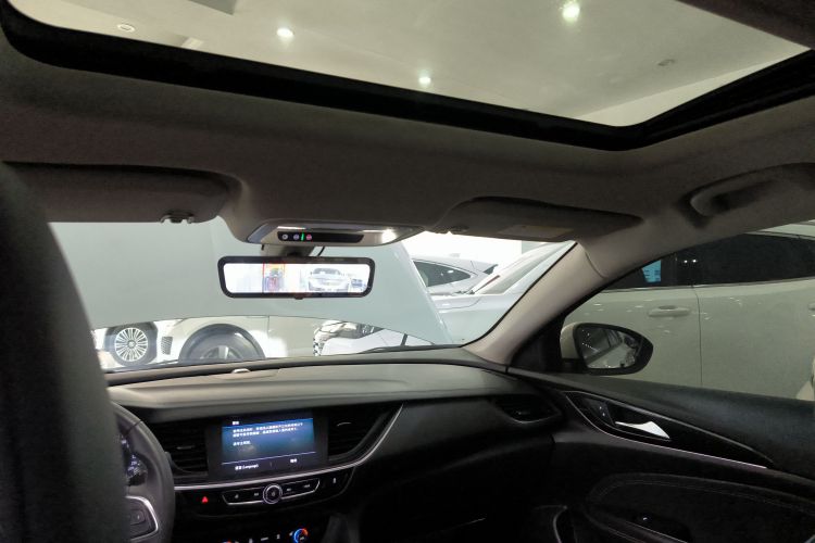 别克 君威 2024款 25T 超享版中控内饰22