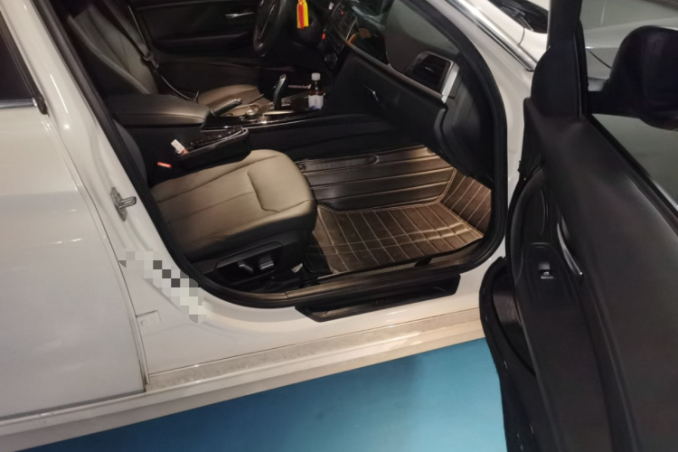 宝马3系 2017款 320Li 时尚型局部细节9005