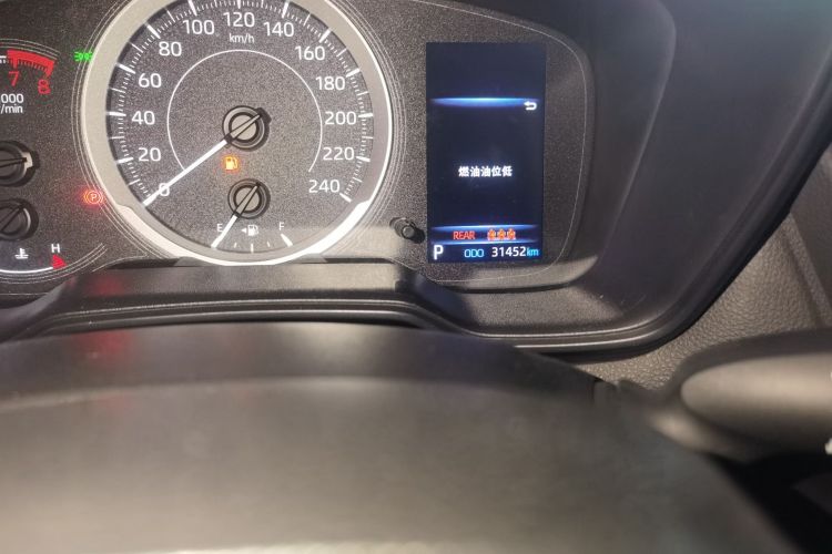 丰田 卡罗拉锐放 2022款 2.0L 先锋版中控内饰15