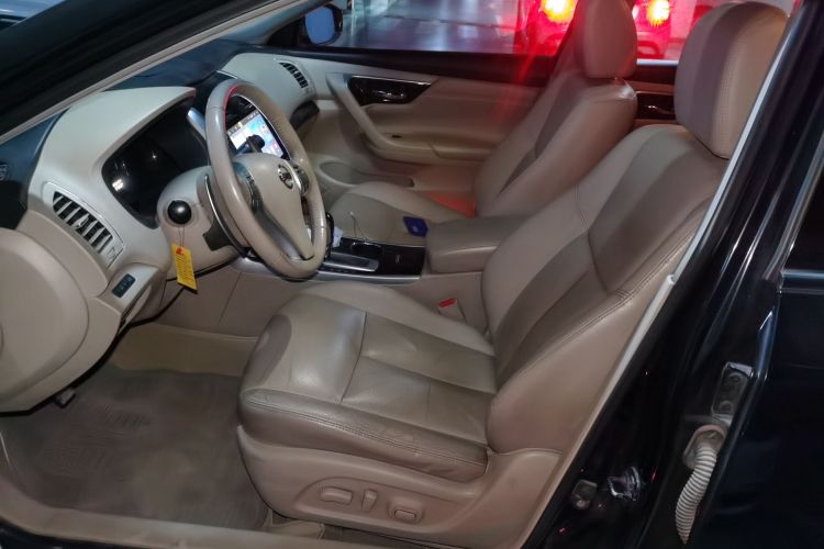 日产 天籁 2013款 2.5L XL领先版中控内饰19