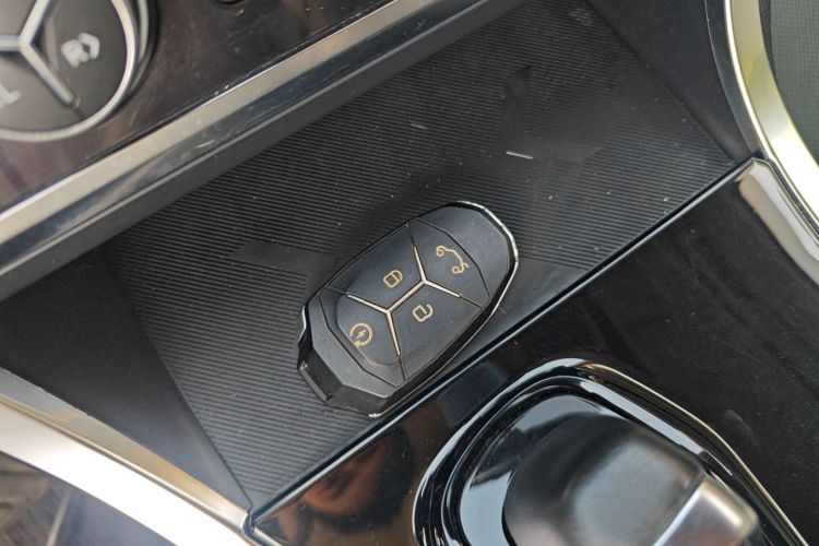 领克01 2017款 2.0T 两驱耀Pro版中控内饰7001